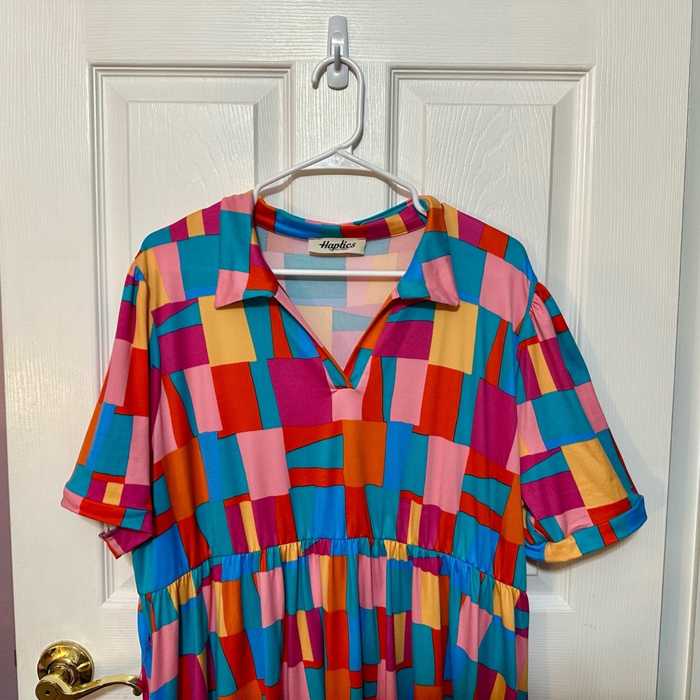Haptics Size Large Vibrant Geometric V Neck Collared Dress - Picture 3 of 3